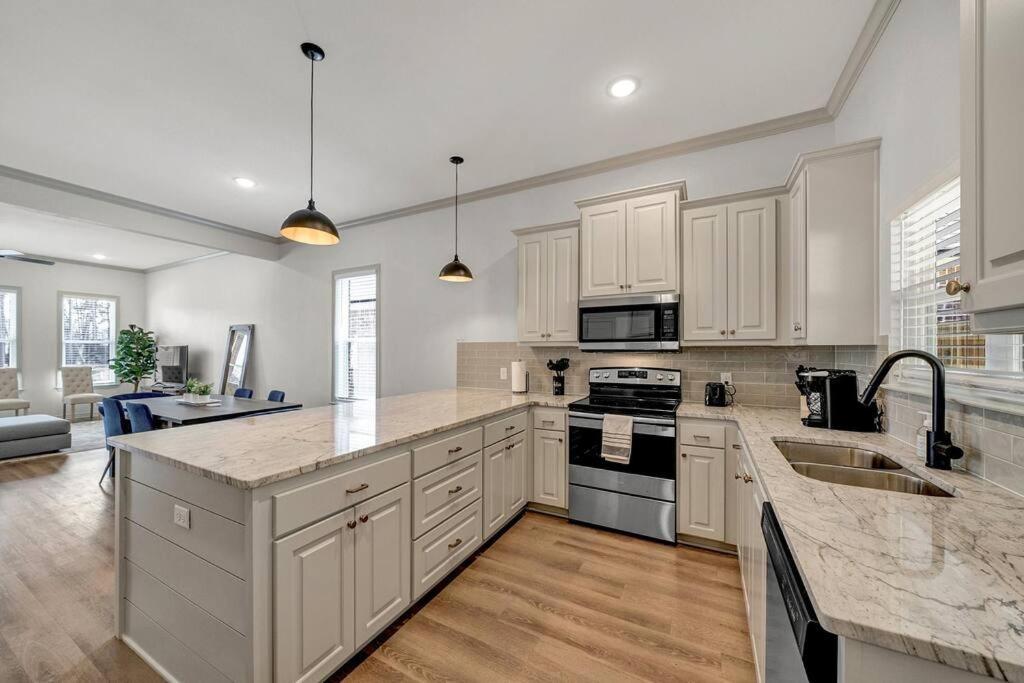 הוילה טיילר Alamo Luxury Living Up To 11 מראה חיצוני תמונה