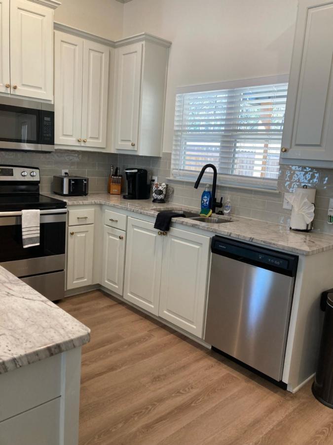 הוילה טיילר Alamo Luxury Living Up To 11 מראה חיצוני תמונה